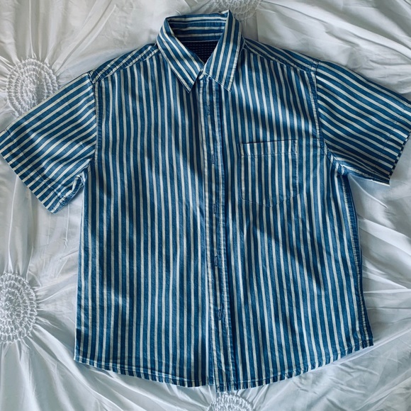 Short Sleeved in Blue and White Stripe - Picture 4 of 4